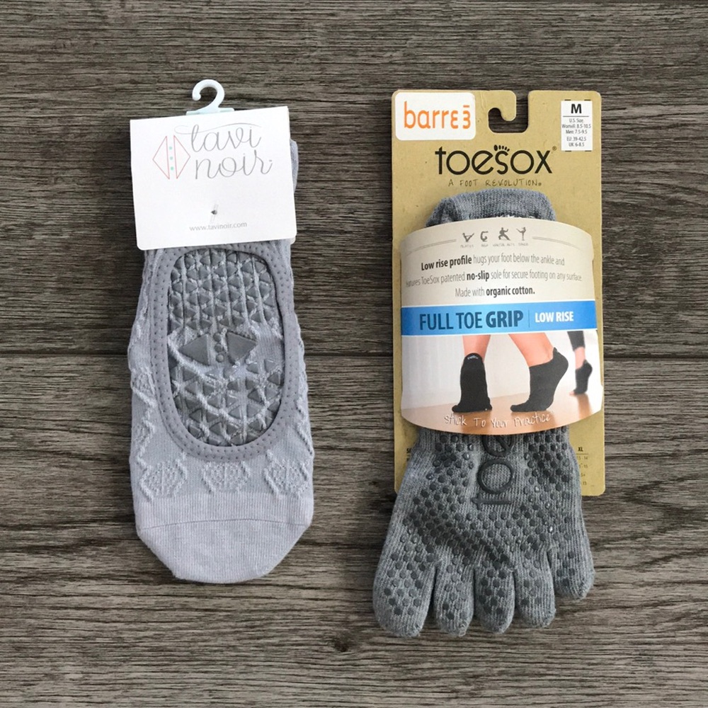 Tavi Noir & toesox Grippy Socks